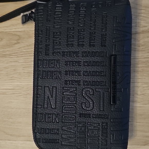 NWT Steve Madden Btrell Double Zip Monogram Black Wristlet/Clutch 8.5"x 5" - Picture 5 of 9